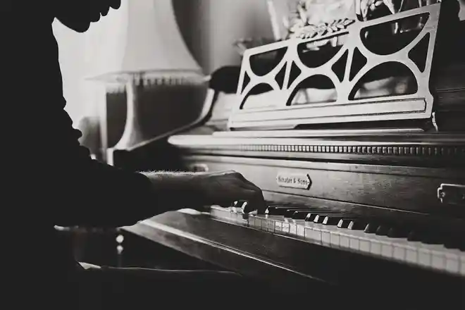 đàn piano cũ Việt Thanh