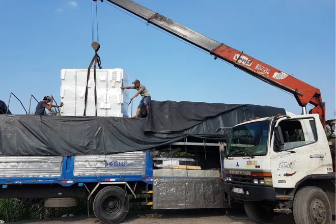 Dịch vụ cẩu hàng Tphcm